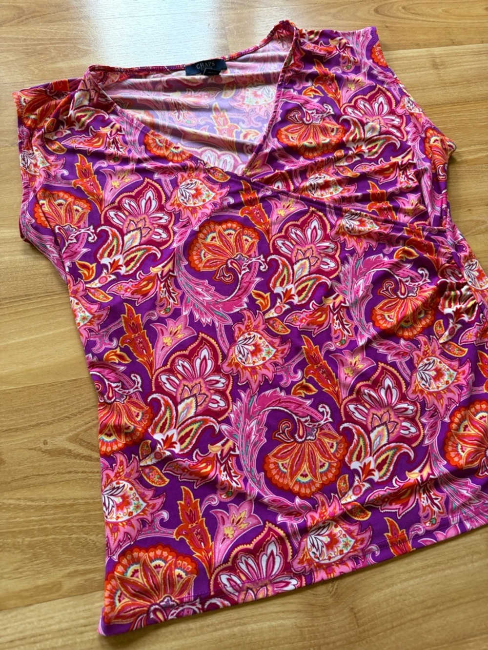 CHAPS women’s pink purple floral stop v neck great design size XL